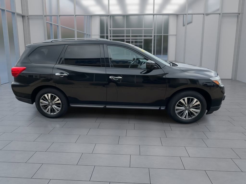 Used 2018 Nissan Pathfinder SV image 9