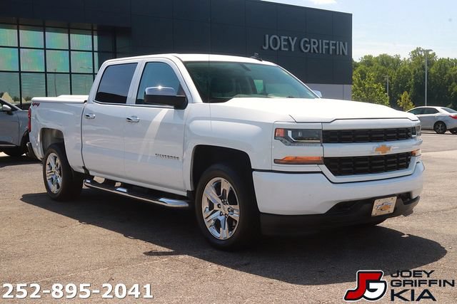 Used 2018 Chevrolet Silverado 1500 Custom w/ Custom Value Package AWD/4WD image 3