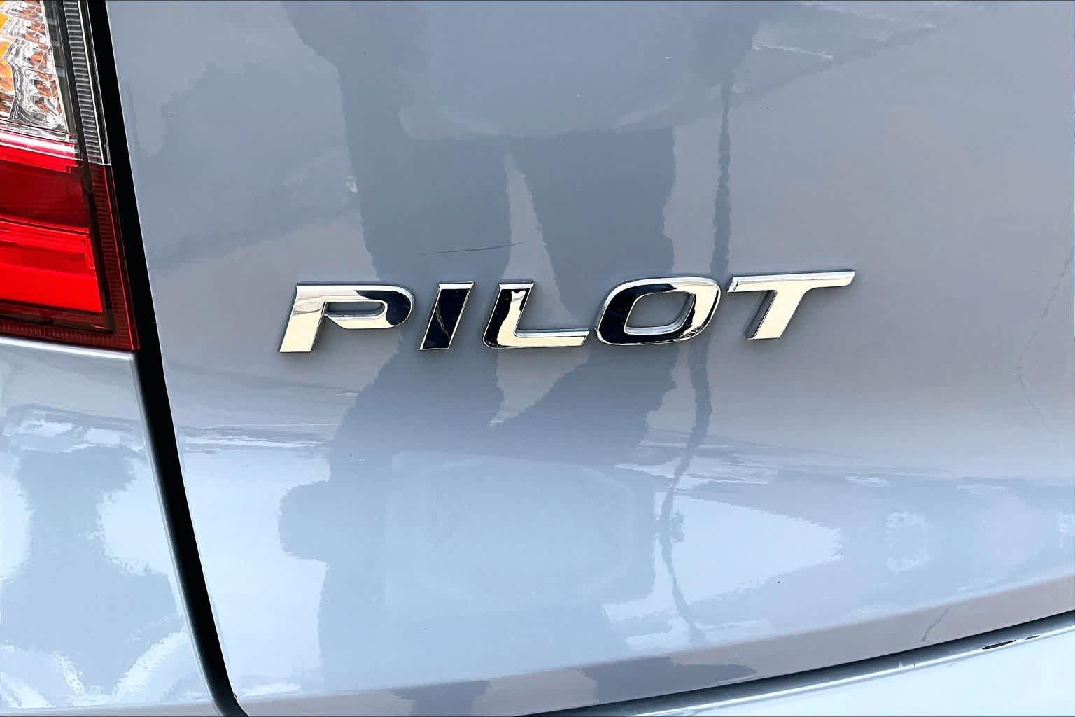 Used 2022 Honda Pilot Touring image 10