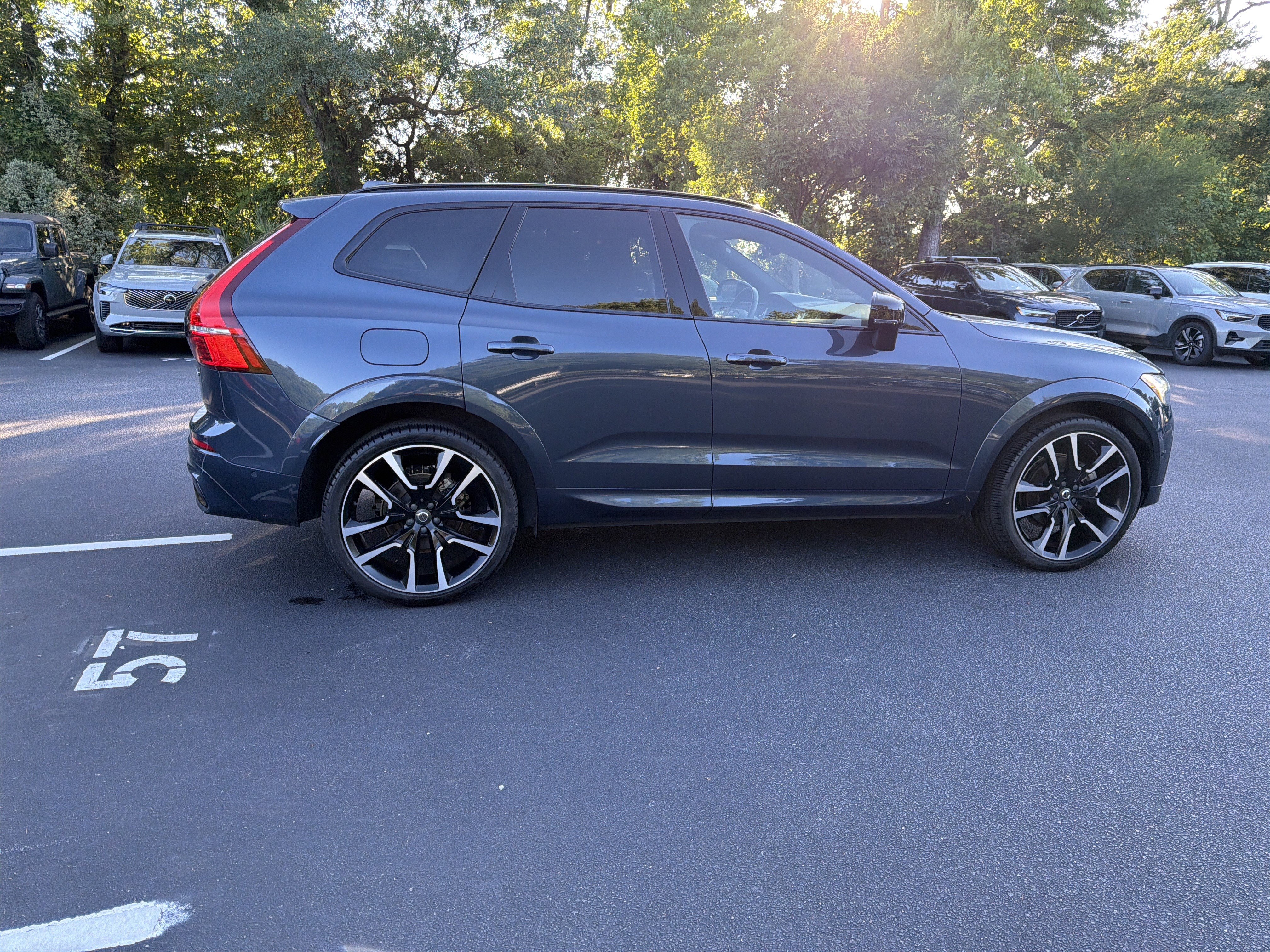 Certified 2023 Volvo XC60 B5 Ultimate w/ Protection Package Premier FWD image 11