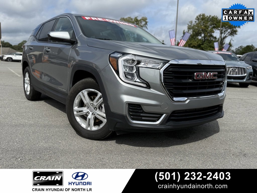 Used 2024 GMC Terrain SLE image 1