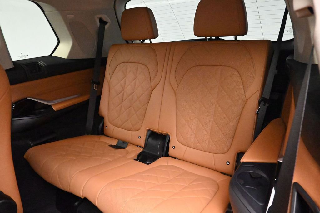 Used 2024 BMW X7 xDrive40i w/ Executive Package AWD/4WD image 20