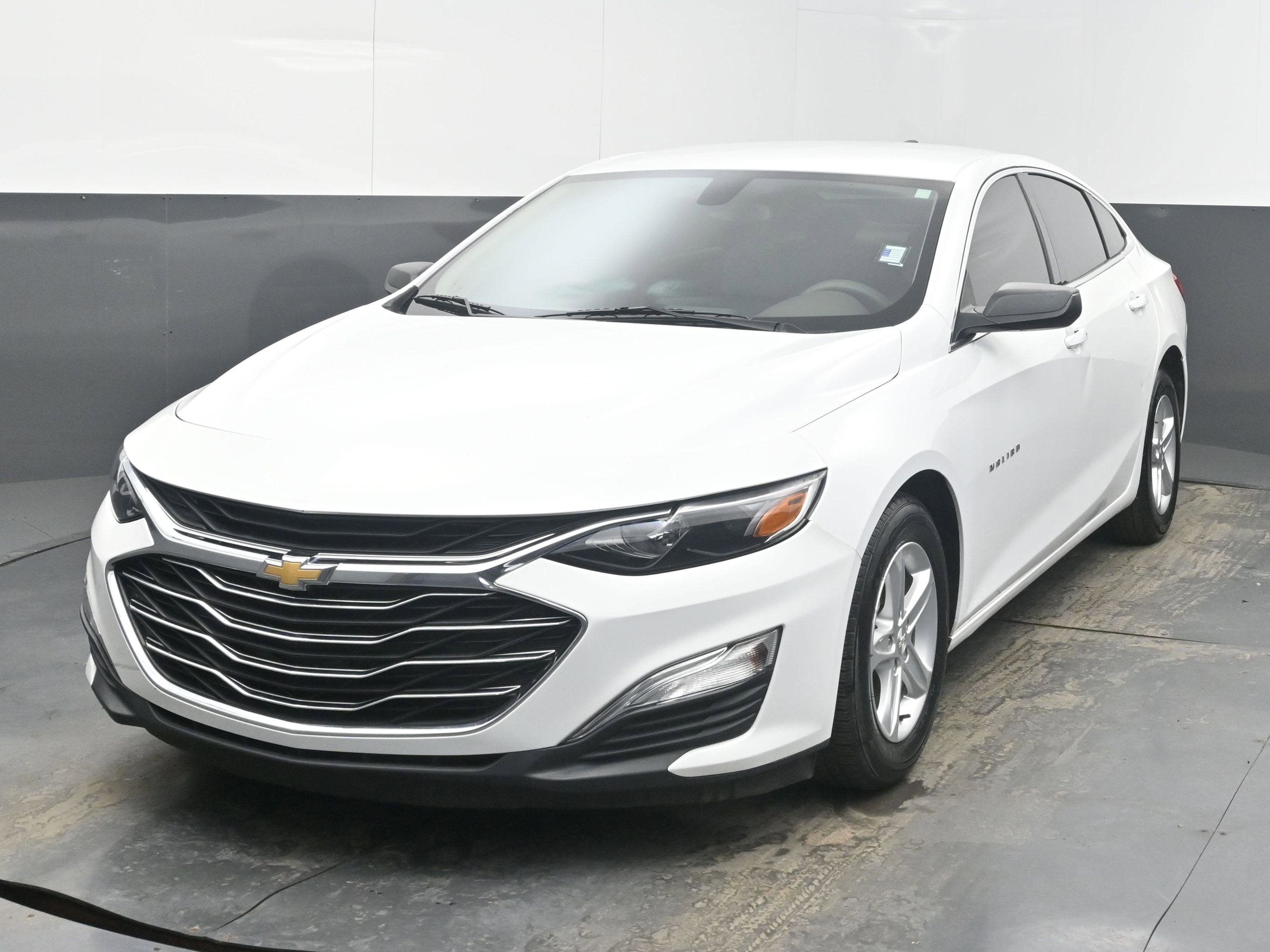 Used 2021 Chevrolet Malibu LS image 4