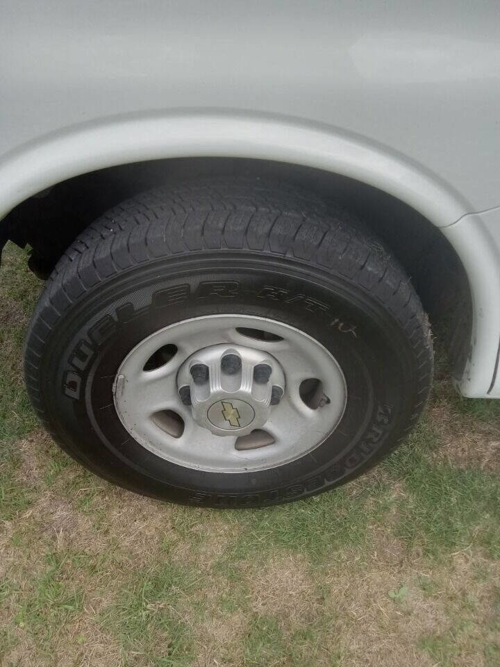 Used 2013 Chevrolet Express 2500 w/ Cold Climate Package image 26