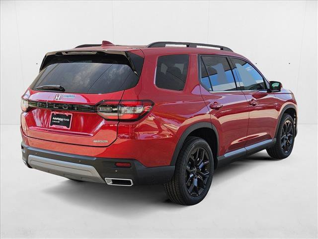 New 2025 Honda Pilot Touring image 2