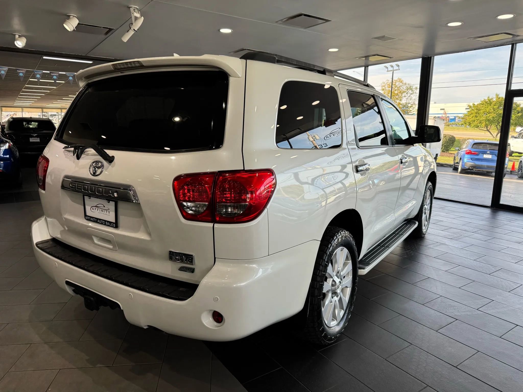 Used 2012 Toyota Sequoia Platinum image 4