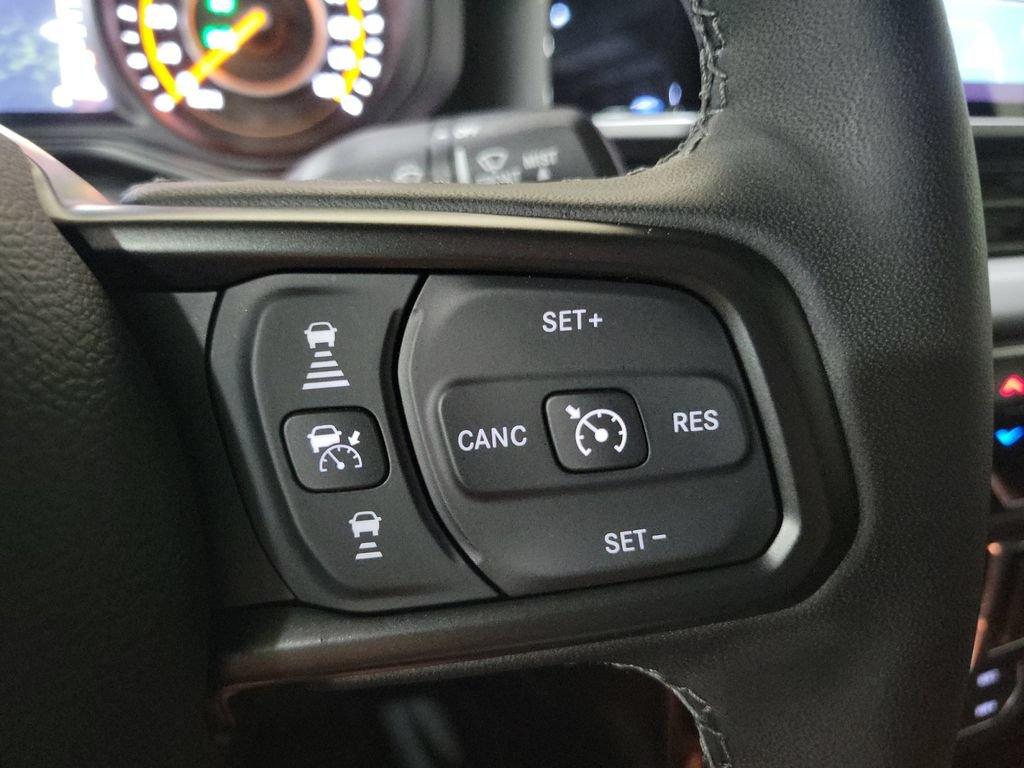Used 2025 Jeep Gladiator Rubicon AWD/4WD image 13