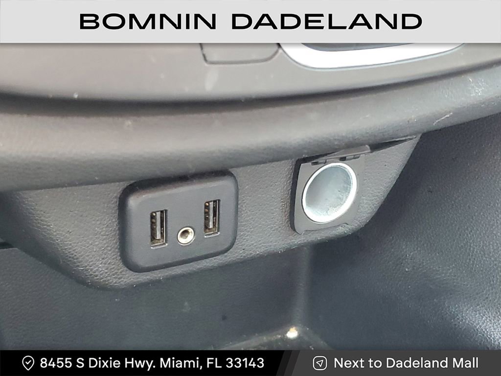 Used 2021 Chevrolet Traverse LT image 26