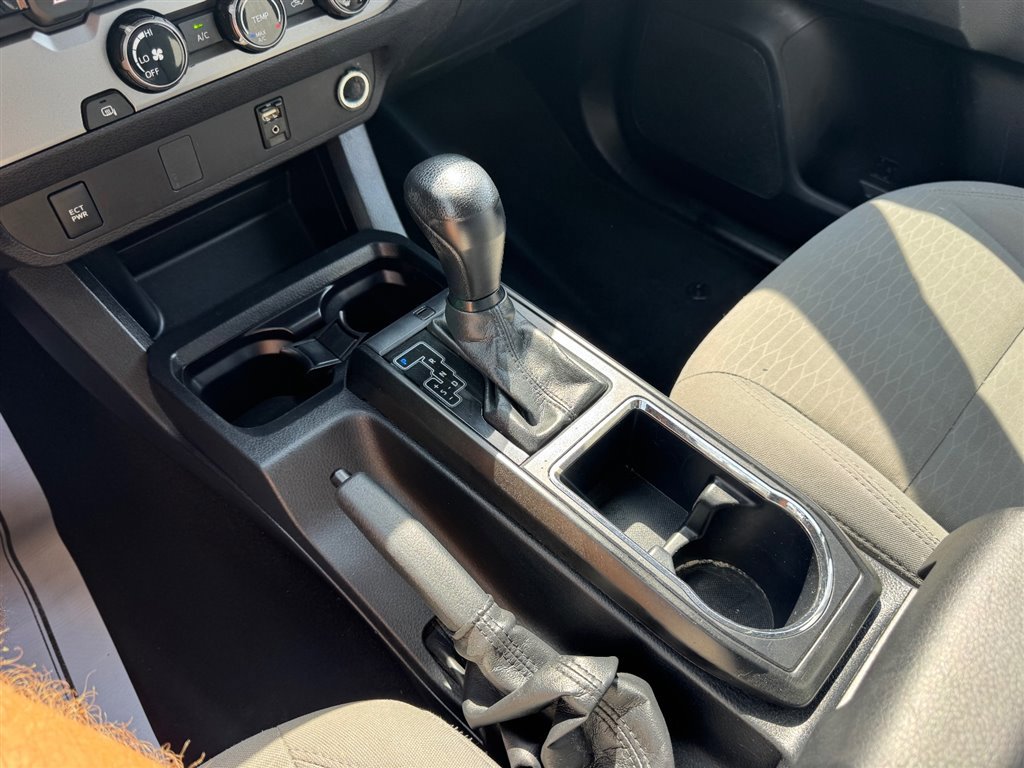 Used 2018 Toyota Tacoma SR RWD image 15