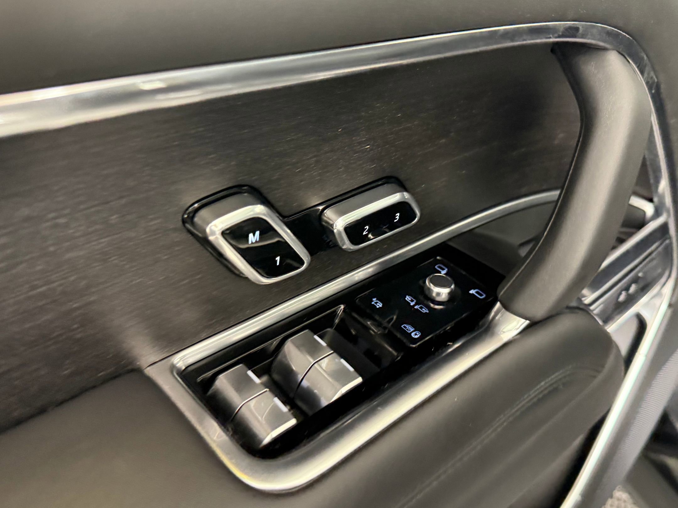 Used 2024 Land Rover Range Rover SE AWD/4WD image 13