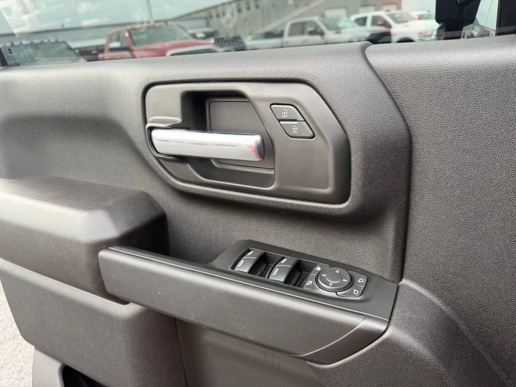 Used 2025 Chevrolet Silverado 2500 Custom w/ Custom Value Package image 19