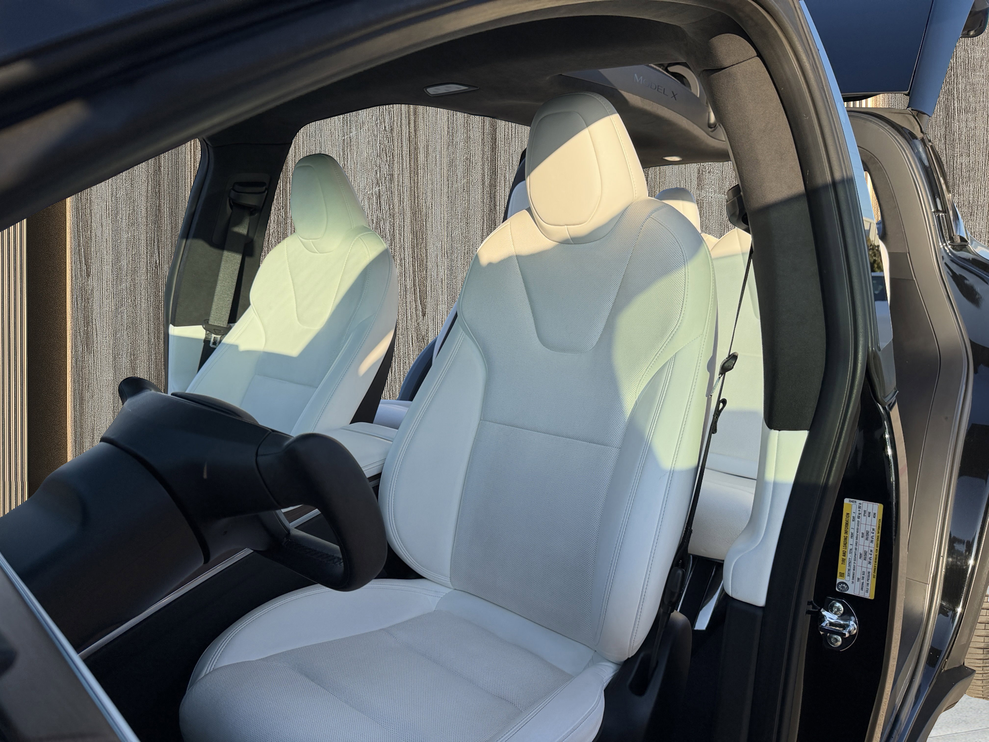 Used 2022 Tesla Model X image 21