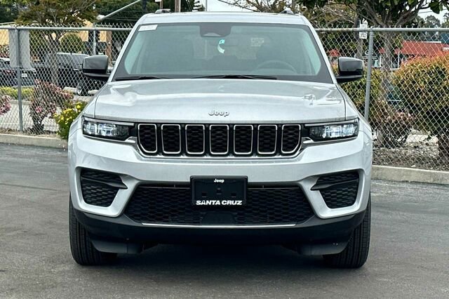 New 2023 Jeep Grand Cherokee Laredo X image 4