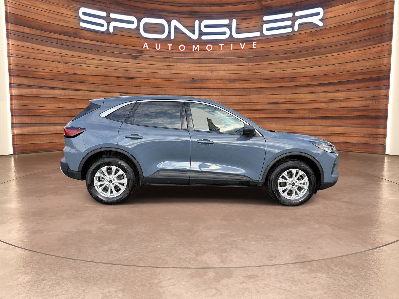 Used 2024 Ford Escape Active w/ Tech Pack #1 AWD/4WD image 8