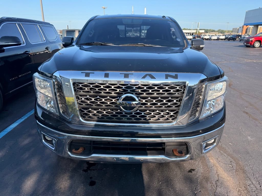 Used 2018 Nissan Titan 4x4 Crew Cab image 9