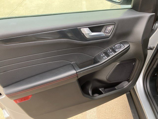 Used 2023 Ford Escape ST-Line w/ Tech Pack #1 image 9