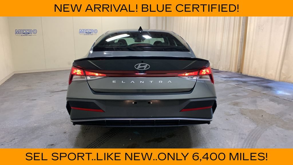 Used 2026 Hyundai Elantra Sport FWD image 4