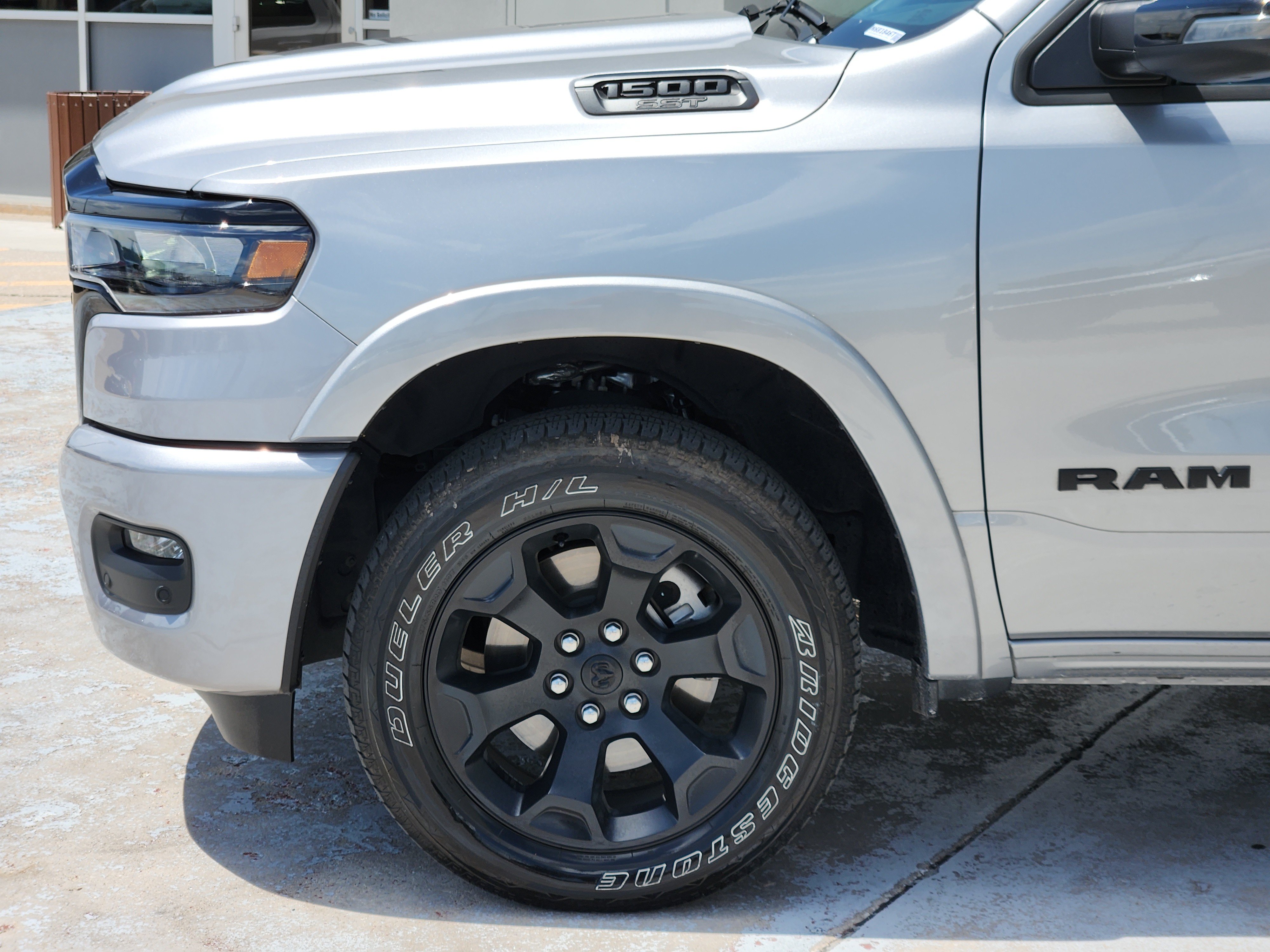 Used 2025 RAM 1500 Big Horn AWD/4WD image 9