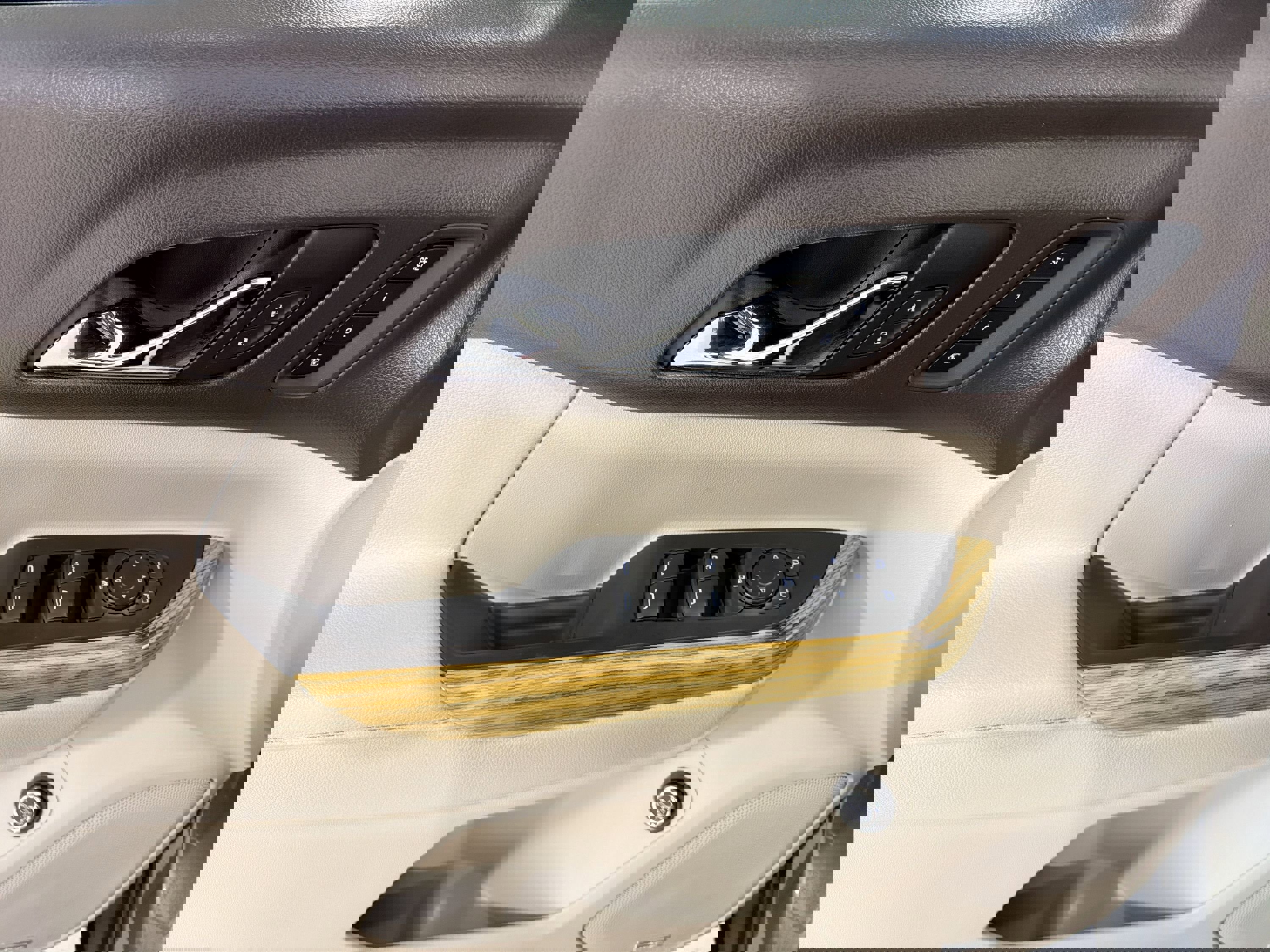 Used 2018 GMC Acadia Denali w/ Technology Package image 12