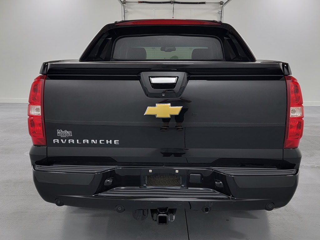 Used 2013 Chevrolet Avalanche LTZ AWD/4WD image 7