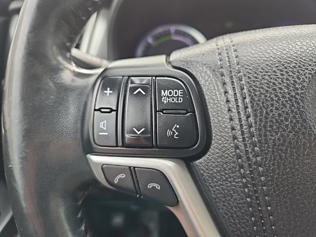 Used 2017 Toyota Highlander Limited Platinum AWD/4WD image 45