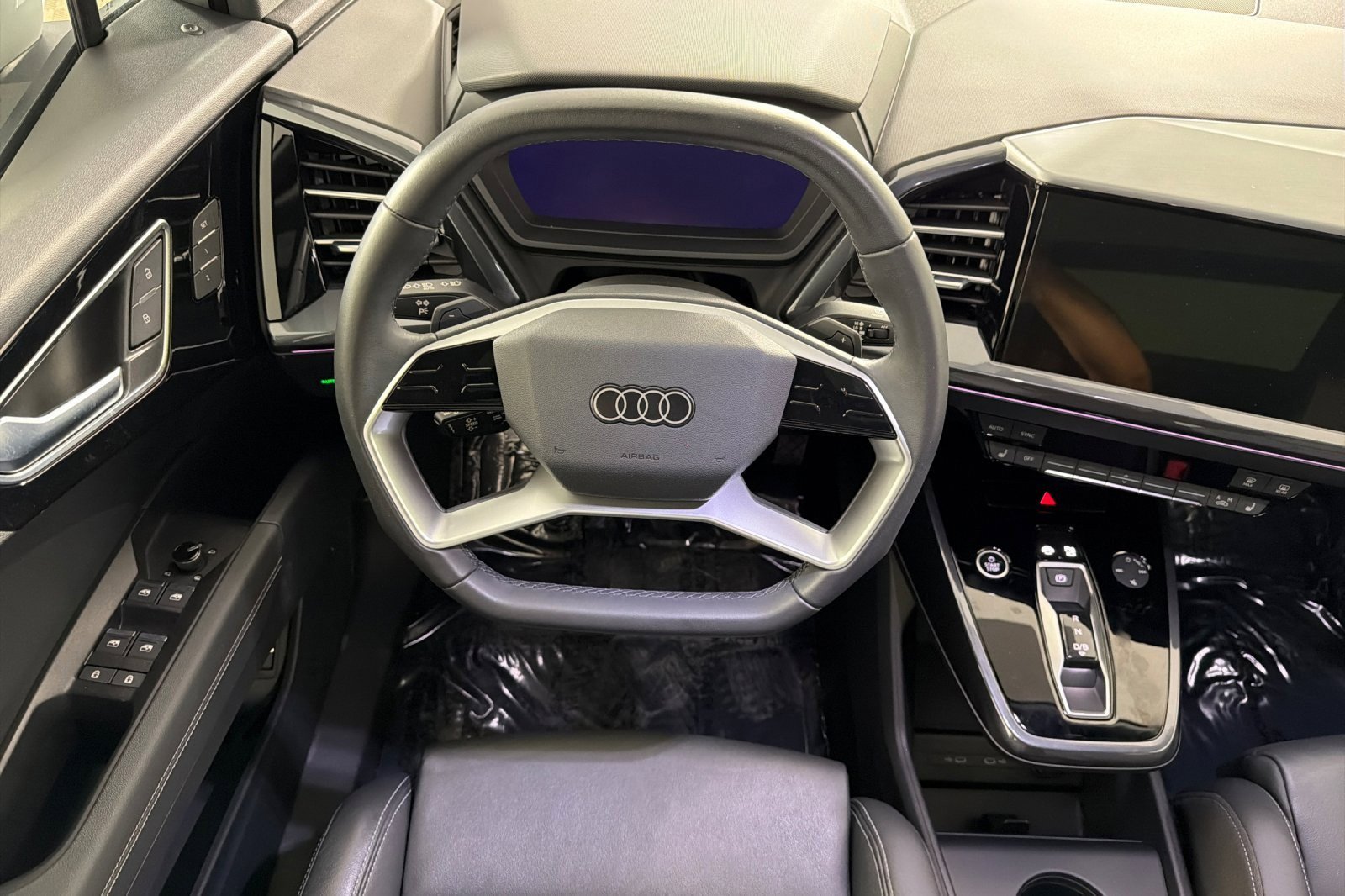 Used 2023 Audi Q4 e-tron Premium Plus w/ Premium Plus image 13