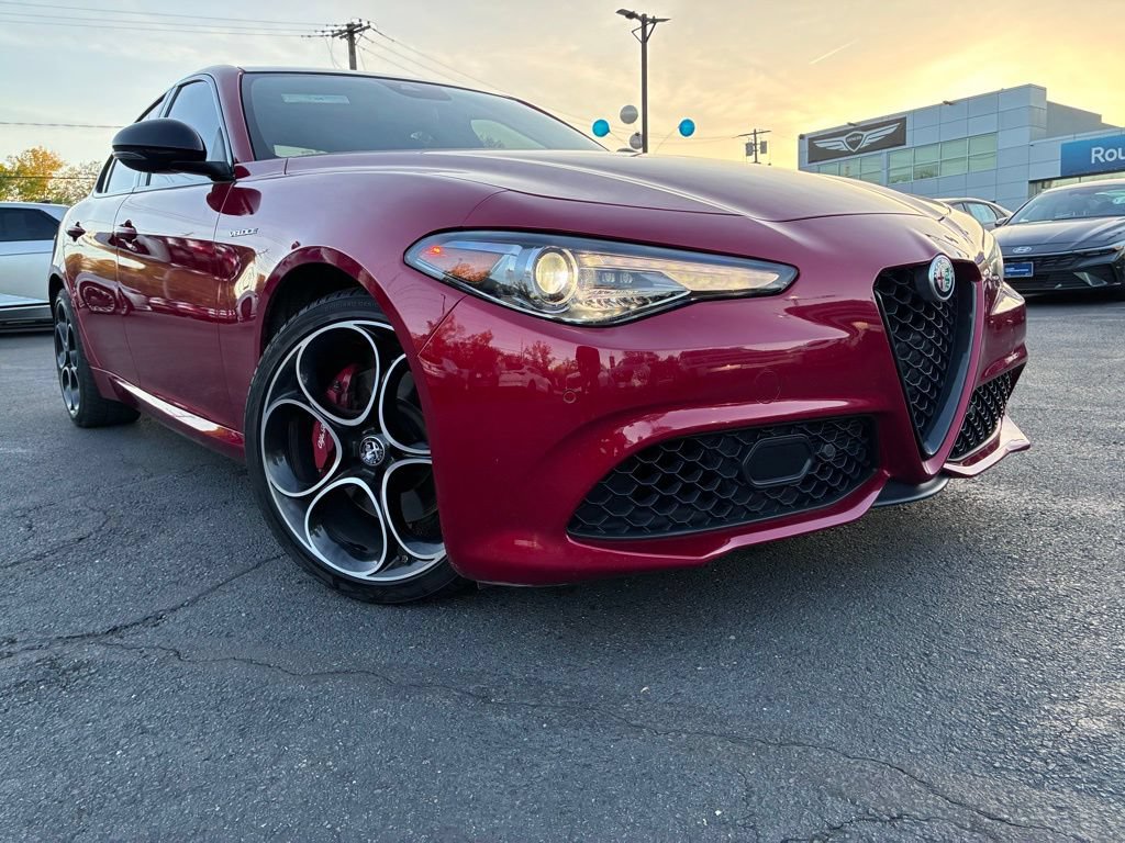 Used 2022 Alfa Romeo Giulia Veloce AWD/4WD image 54