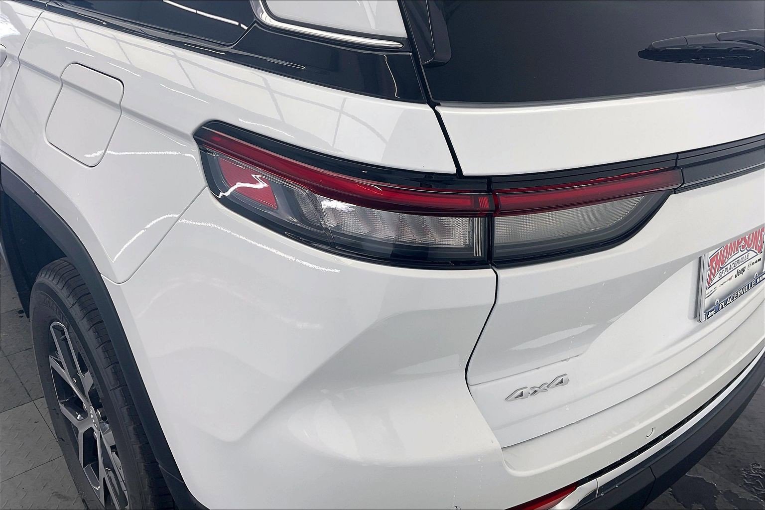 New 2025 Jeep Grand Cherokee Limited AWD/4WD image 16