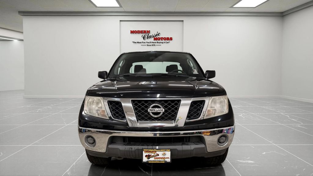 Used 2010 Nissan Frontier SE w/ SE Value Truck Pkg AWD/4WD image 2