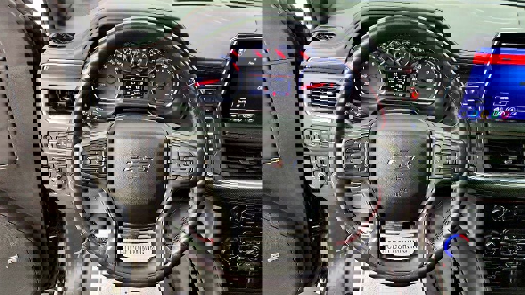 Used 2021 Chevrolet Suburban RST w/ Luxury Package image 14