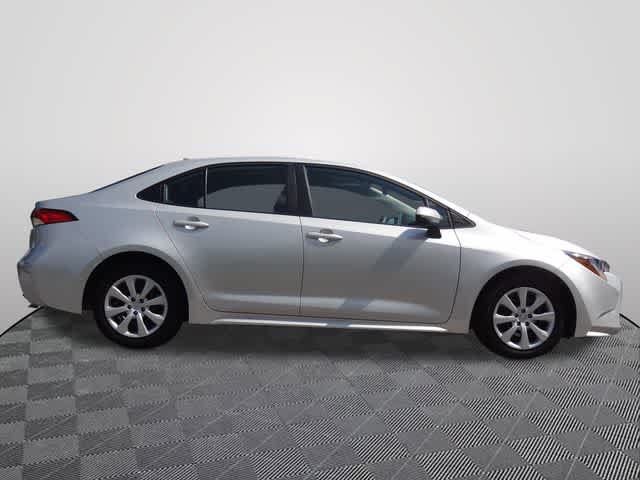 Used 2023 Toyota Corolla LE FWD image 4