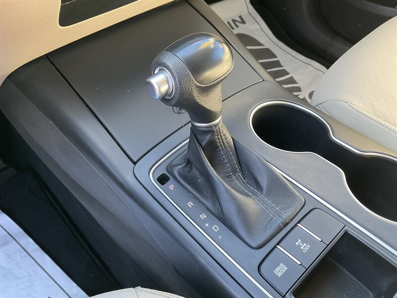 Used 2017 Kia Sorento AWD image 27