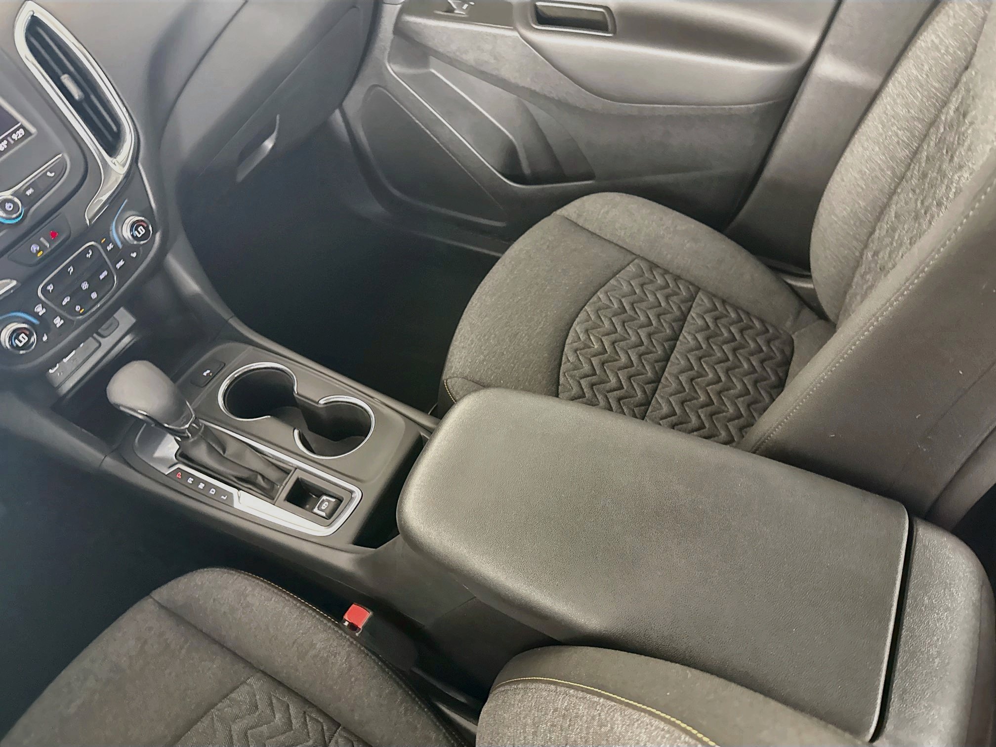 Used 2023 Chevrolet Equinox LT FWD image 28