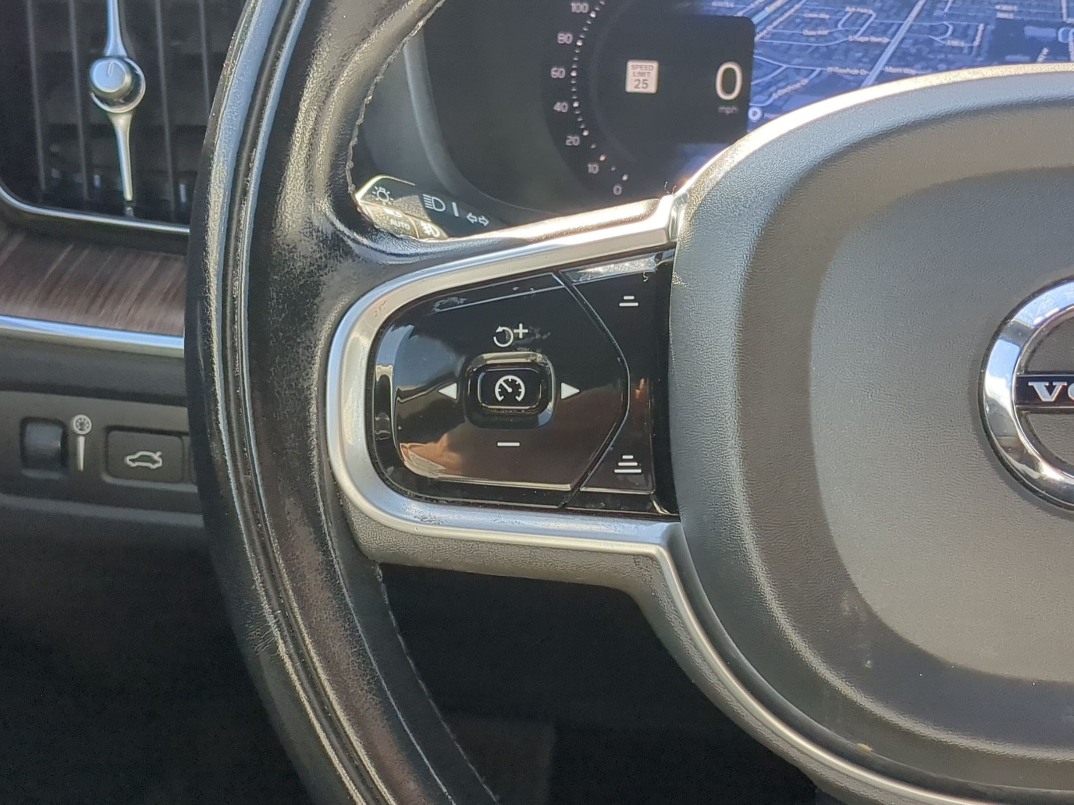 Used 2022 Volvo XC60 T8 Inscription w/ Advanced Package AWD/4WD image 19