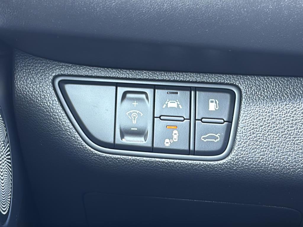 Used 2020 Genesis G70 2.0T w/ Prestige Package image 34