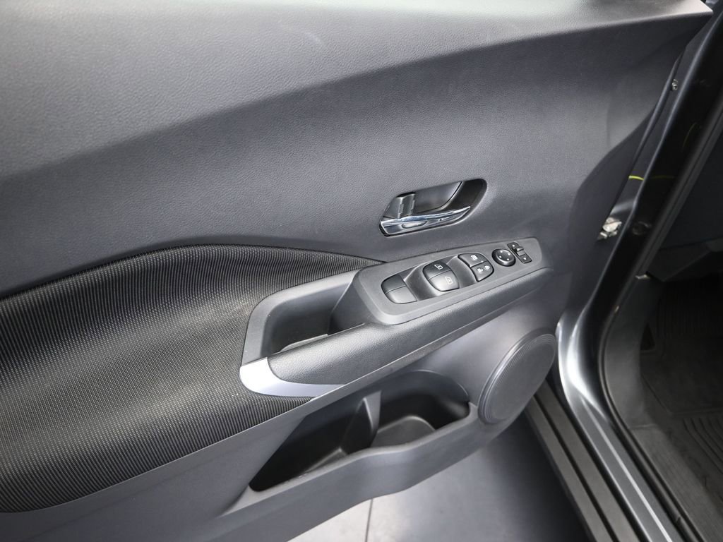 Used 2024 Nissan Kicks SV FWD image 11