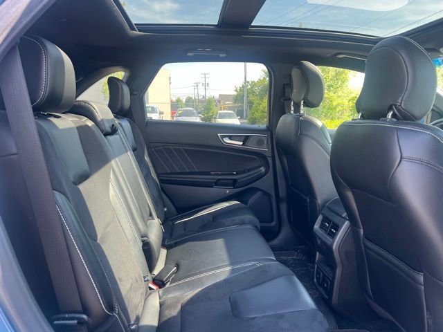 Used 2019 Ford Edge ST w/ Equipment Group 401A AWD/4WD image 14