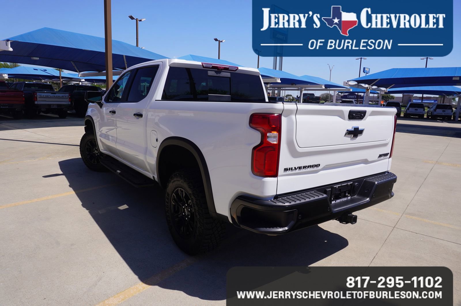 Used 2025 Chevrolet Silverado 1500 ZR2 w/ Technology Package image 4