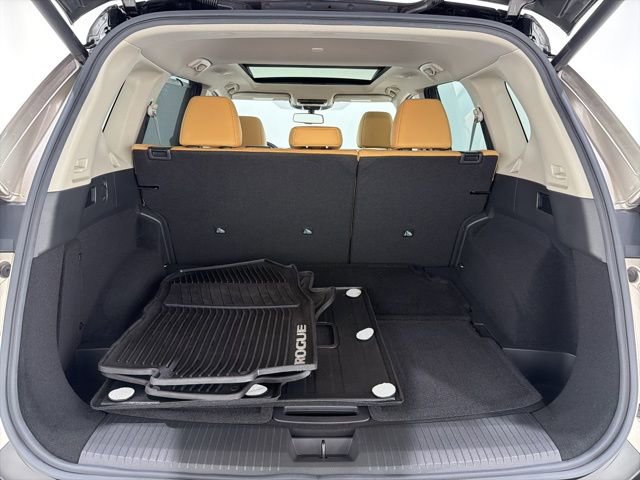 Used 2022 Nissan Rogue Platinum w/ Head-Up Display Package AWD/4WD image 25