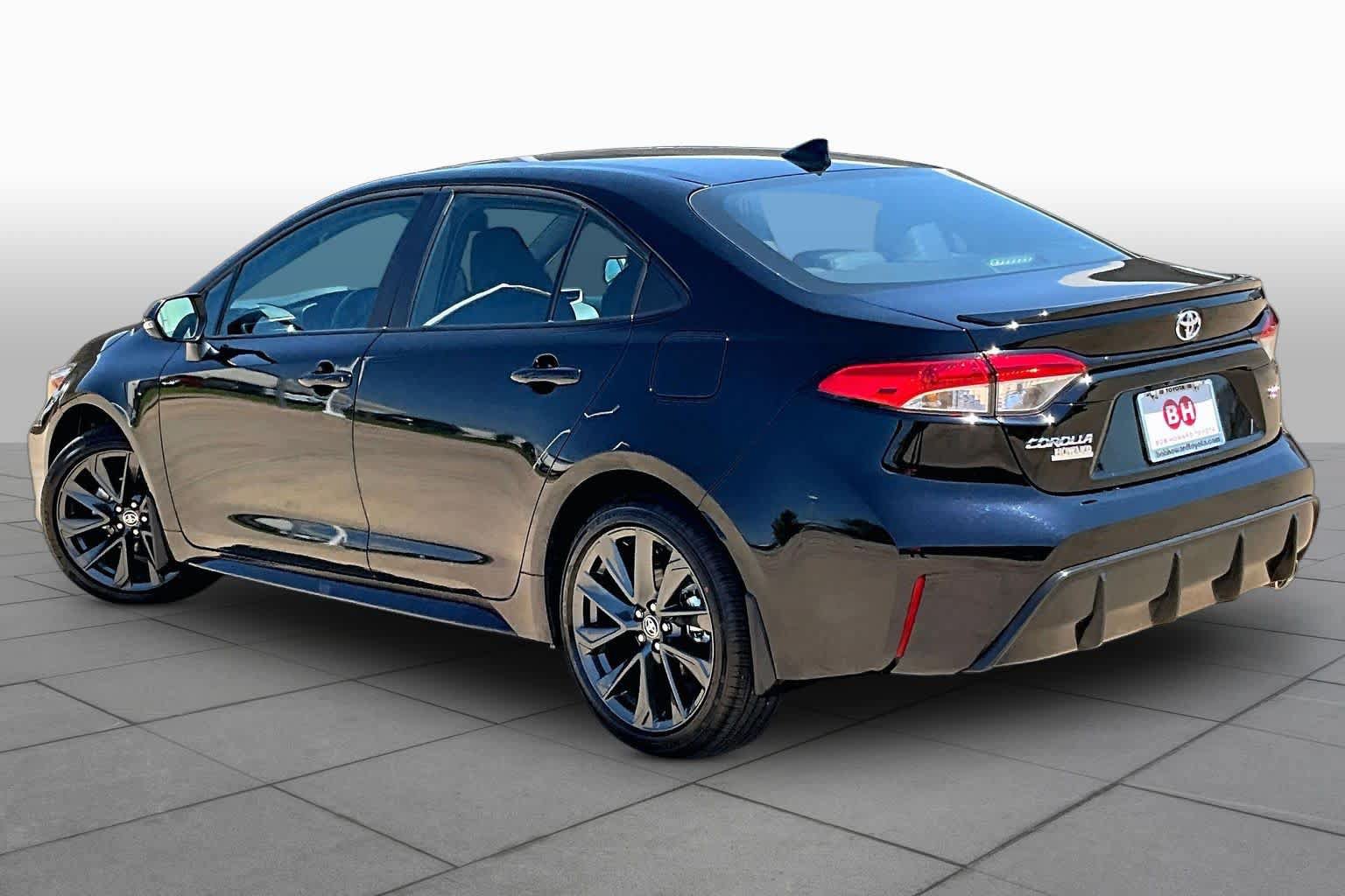 Used 2026 Toyota Corolla SE w/ SE Package FWD image 12