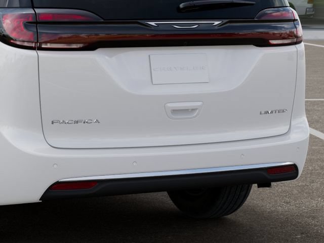 New 2027 Chrysler Pacifica Limited FWD image 17