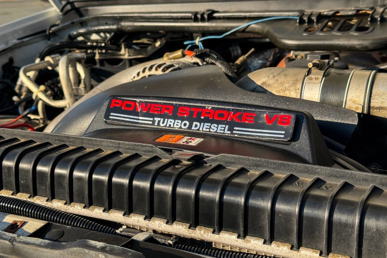 Used 2005 Ford Excursion XLT image 44