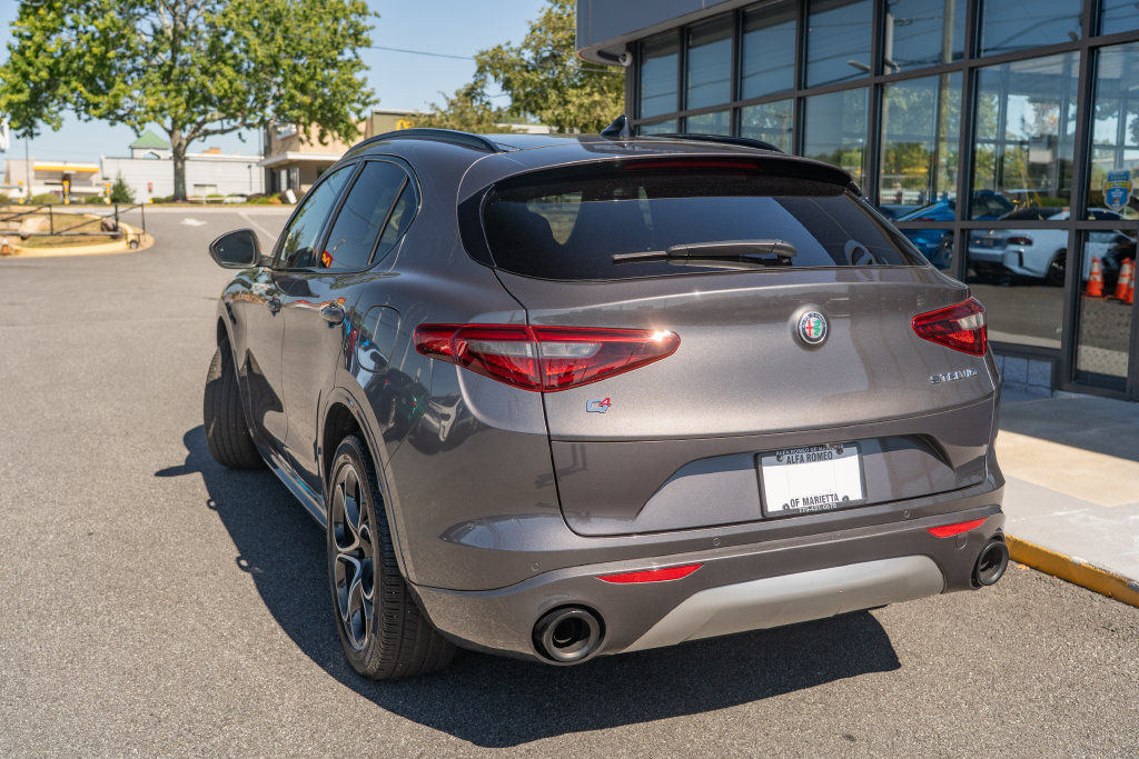 Used 2023 Alfa Romeo Stelvio Ti AWD/4WD image 5