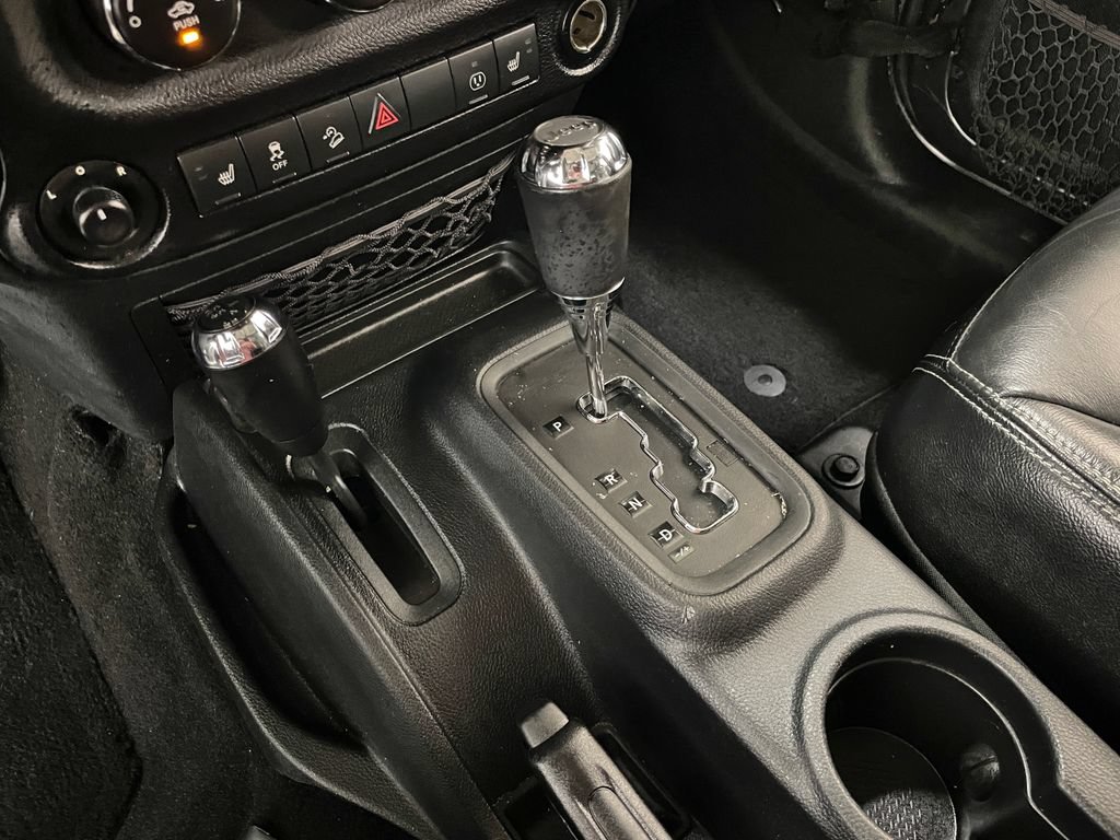 Used 2016 Jeep Wrangler Unlimited Sahara AWD/4WD image 28