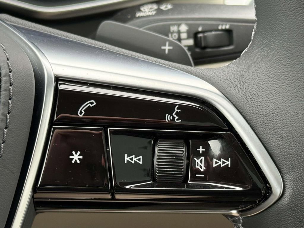 Used 2025 Audi A6 3.0T Prestige image 23