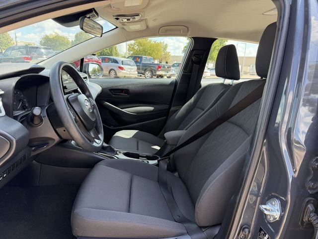 Used 2025 Toyota Corolla LE FWD image 22