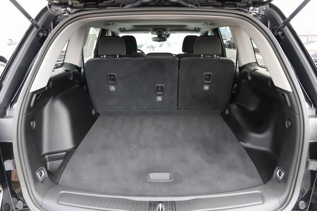 Used 2023 Jeep Grand Cherokee Laredo image 7