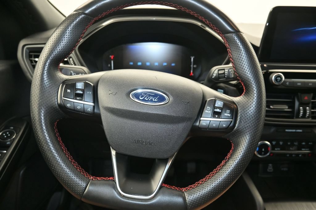 Used 2025 Ford Escape ST-Line Select AWD/4WD image 13