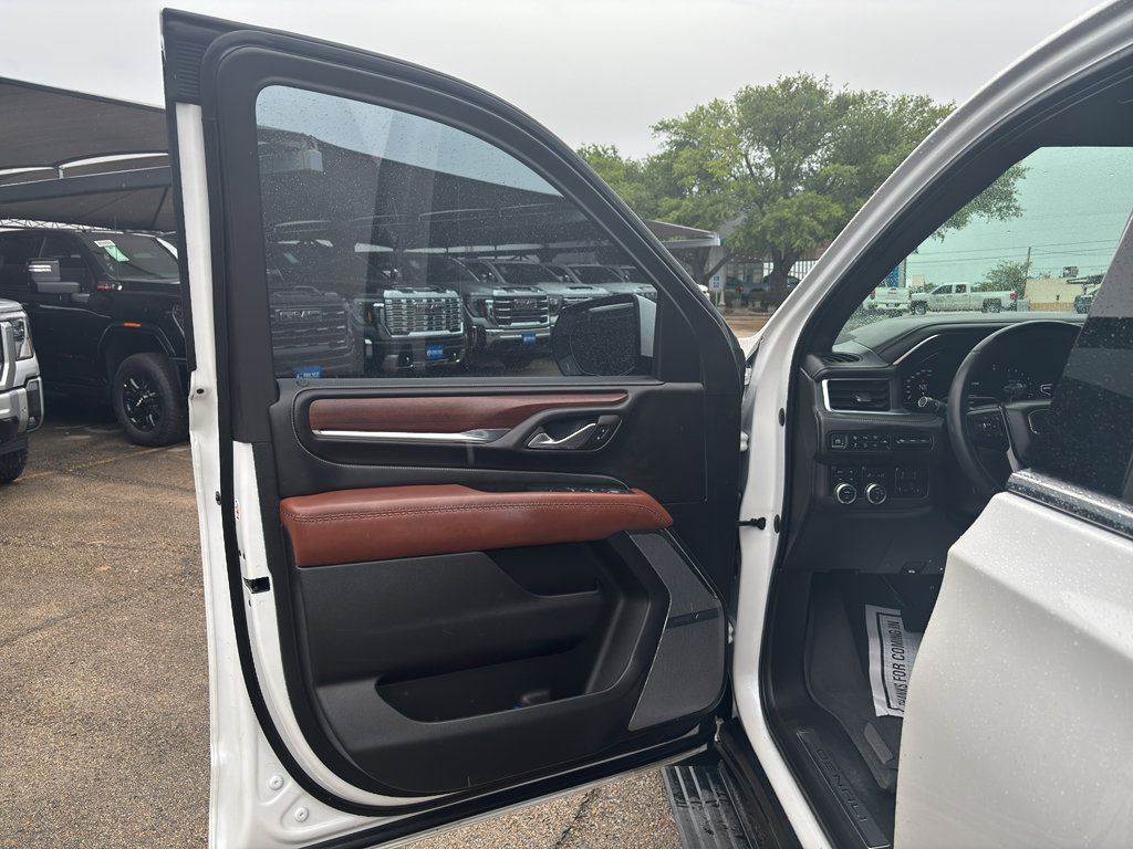 Certified 2023 GMC Yukon Denali Ultimate AWD/4WD image 10