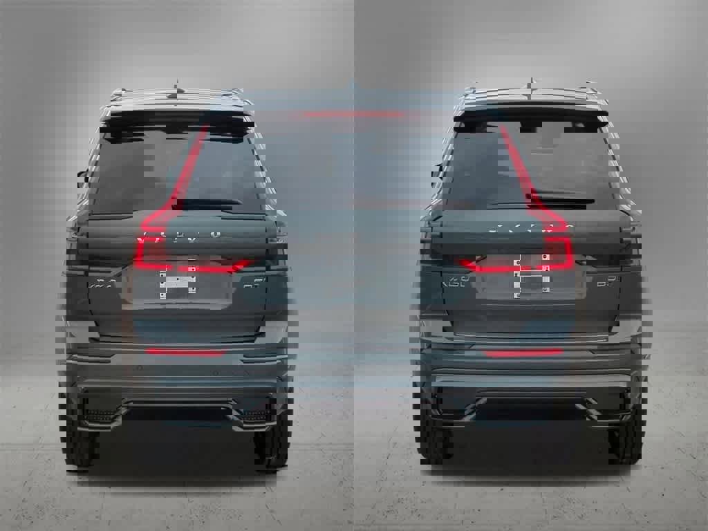 Certified 2026 Volvo XC60 B5 Plus w/ Protection Package Premier image 5